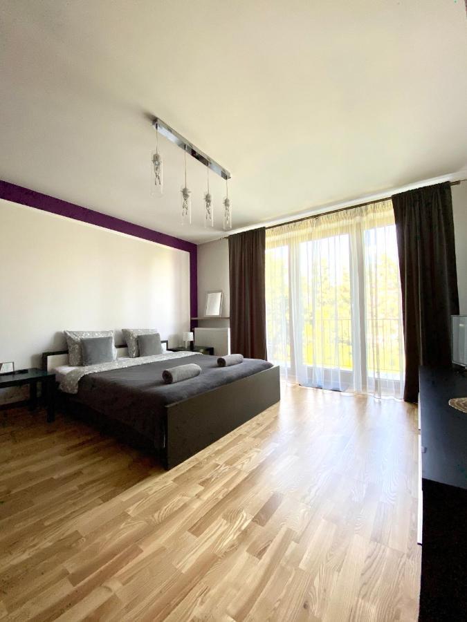Parysa Hostel *